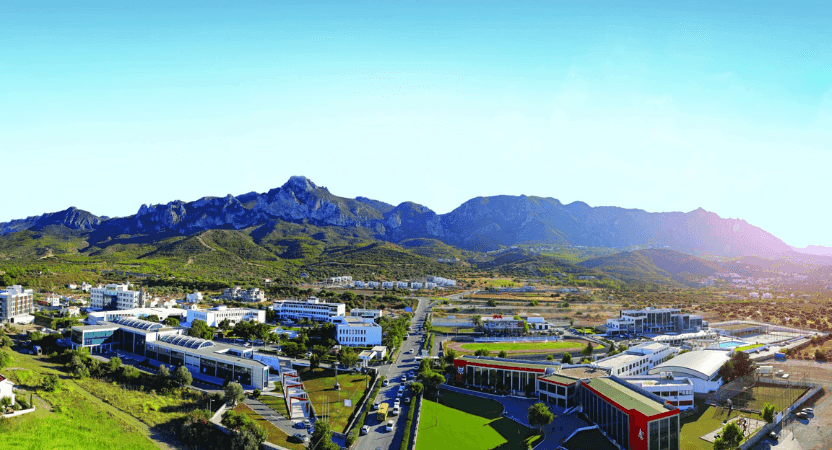 جامعة رؤوف دنكتاش
(Rauf Raif Denktaş)